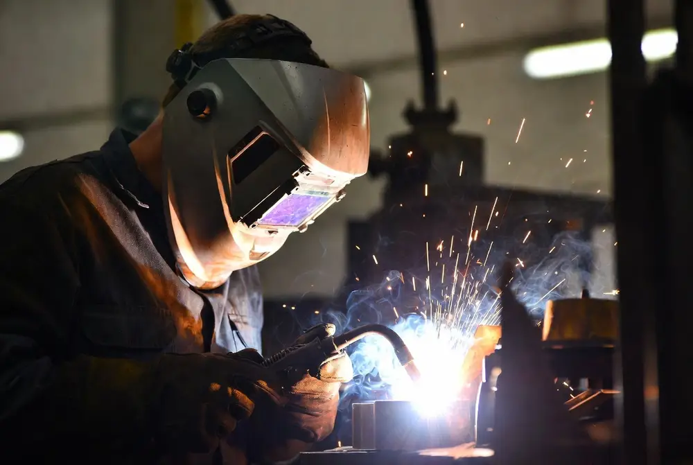 сварочные работы и услуги сварщика